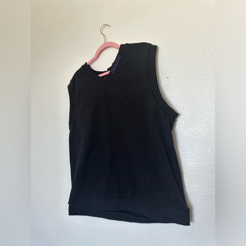 GX1000 black/purple lettering vest